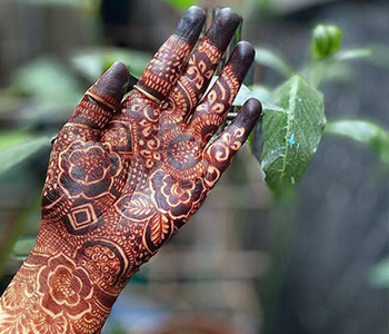 engagement-mehandi-artist